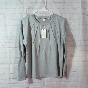 Exclusive  Heather Gray Puff Sleeve Pleated Top – NWT S